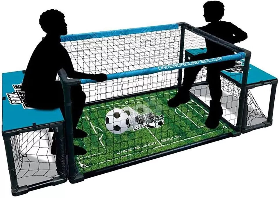 campo da calcio con porte e pallone calcetto underground per feste compleanno